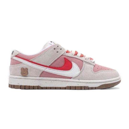 Nike SB Dunk Low SE 